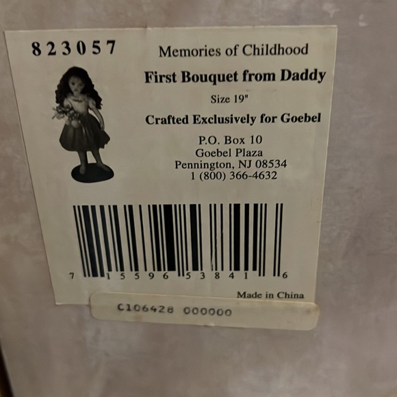 Collection of the Masters by Richard Simmons doll  “First bouquet from Daddy” - Picture 4 of 4